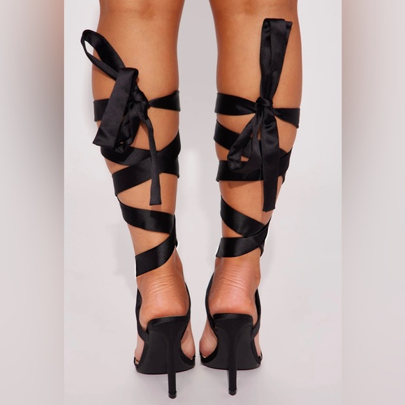 Fashion Nova Black Wrap Up Heels Size 7 - Picture 3 of 8
